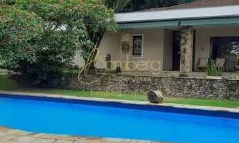 Imagem 3: Casa térrea com 1.454m² de terreno, muito verde em rua fechada