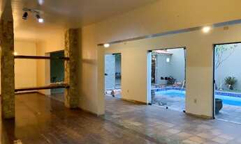 Imagem 2: Santa Rosa com piscina, espaço para sauna, 3 quartos com dependência, garagem