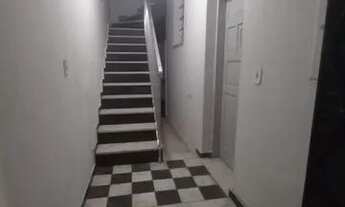 Imagem 2: Casa para locação em Ramos, situado na rua Gonzaga Duque 155 ( Frente