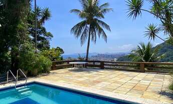 Imagem 5: Casa espaçosa, rodeado de verde e vista para as montanhas e praia da Barra da Tijuca