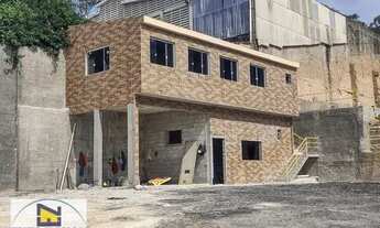 Imagem 3: Terreno todo regularizado com 5.640 m² de área e 35 metros de frente para a rua. Excelente