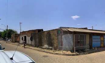 Imagem 3: URGENTE! ATENÇÃO INVESTIDOR! Lote com três casas! Esquinão 187m²! Escriturado! Confira!