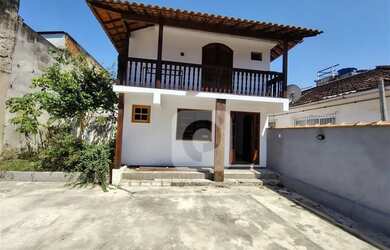 Imagem 2: Casa 142m² 2 Suítes Primeira Locação Porcelanato Piscina Churrasqueira Amplo Quintal à Ven