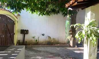 Imagem 2: Casarão em Rio das ostras e 2 ap em cima e 2 lojas na frente