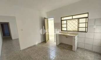 Imagem 5: Casa residencial com 2 quartos disponível para locação no bairro Santa Mônica em Uberlândi