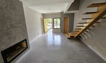 Imagem 4: Casa em Porto Alegre, no bairro Aberta dos Morros, com 3 dormitório(s), e 3 banheiros, à v