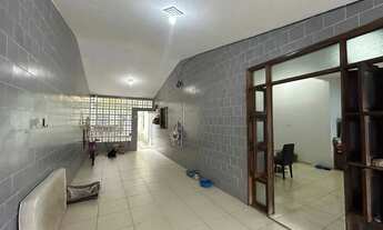 Imagem 5: Casa Espaçosa com Alto Potencial de Valorização Feitosa