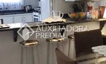 Imagem 3: Residência com 4 dorm sendo 1 suíte, edícula com área gourmet, 5 vagas