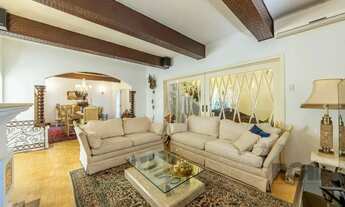 Imagem 2: Casa residencial para alugar no bairro Petrópolis com 3 dormitórios e 500 m²