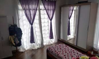 Imagem 2: Sobrado grande de esquina com 3 lojas anexas