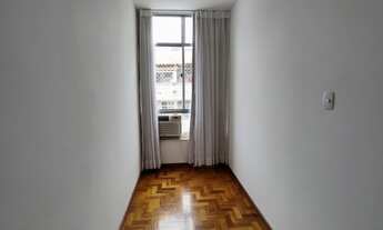 Imagem 4: Apartamento para aluguel possui 68 metros quadrados com 2 quartos em Centro - Rio de Janei