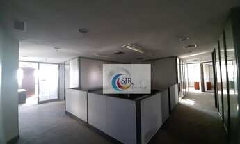 Imagem 3: Conjunto comercial mobiliado de 376 m² com 8 vagas no Itaim Bibi