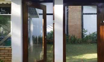 Imagem 2: Casa dentro do condomínio de Itamambuca, próximo ao mar