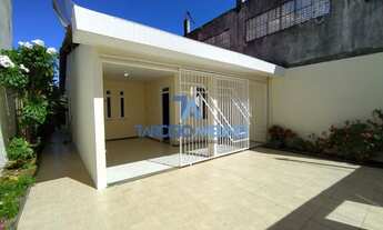 Imagem 2: Vendo casa reformada 2/4 c/ suíte no Bairro Aeroporto