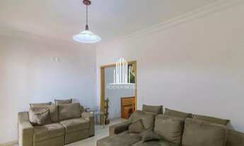 Imagem 2: Casa à venda com 195m², 2 dormitórios e 4 vagas