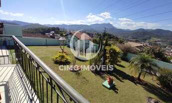 Imagem 7: Casa à venda de alto padrão contendo 253 m² de área útil com excelente área social , situ