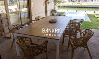 Imagem 4: Casa na beira do canal em Búzios em condomínio de luxo