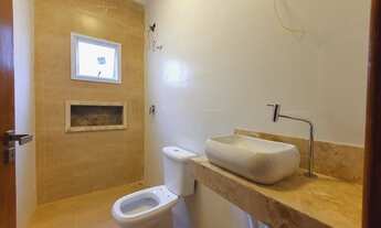 Imagem 7: Linda Casa à Venda com 3 dormitórios, sendo 1 suíte, Área Gourmet e Piscina, Residencial