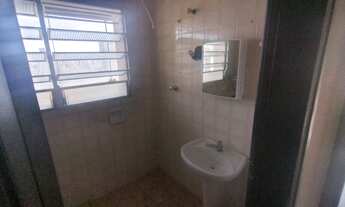 Imagem 5: Apartamento para aluguel e venda possui 70 metros quadrados com 2 quartos