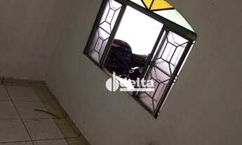 Imagem 4: Casa com 4 dormitórios à venda, 300 m² por R$ 650.000 - Cazeca - Uberlândia/MG