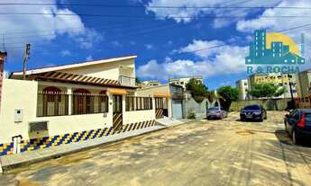 Imagem 2: Casa com 3 quartos (Sendo 1 suíte) - Conjunto Flamanal (Planalto) - 220m² de Área Construí