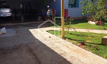 Imagem 2: Casa para Venda em Uberlândia, Novo Mundo, 3 dormitórios, 1 suíte, 2 banheiros, 3 vagas