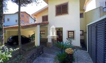 Imagem: Casa com 4 Dormitórios sendo 2 Suites