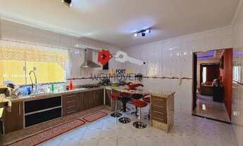 Imagem 6: Casa Mobiliada para Venda em São Paulo, Vila Ema, 3 dormitórios, 1 suíte, 3 banheiros, 2 v