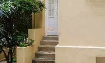 Imagem 3: Casa 02 pavimentos de aproximadamente 600m² de área total. Localizado no bairro Lourdes ex