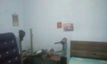 Imagem 2: Casa com 4 comodos iquais de 3x3 e 2 banheiros