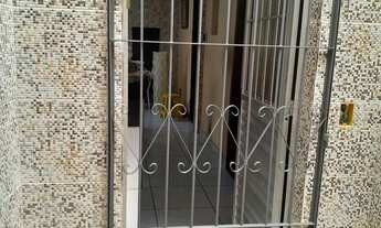 Imagem: Vende-se casa em Itapuã