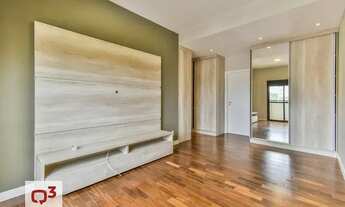 Imagem 4: Apartamento para locação, com 228m², 4 dormitórios, sendo 2 suítes, 4 banheiros, lavabo, 3