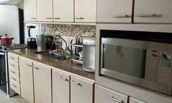 Imagem 7: Excelente apartamento de 170m² com uma ampla sala e varanda com uma linda vista