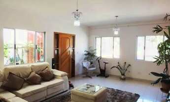 Imagem 2: SOBRADO COM AMPLO TERRENO..