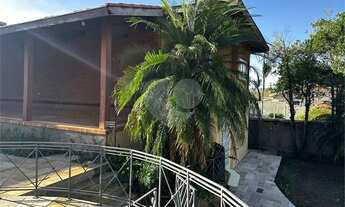 Imagem 4: Linda e Espaçosa Casa Disponível para venda!