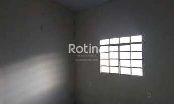 Imagem 2: Casa para alugar, 3 quartos, 1 vaga, Custódio Pereira - Uberlândia/MG - R$ 1.000,00