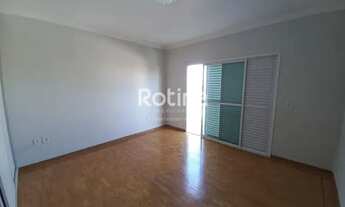 Imagem 3: Casa para aluguel, 3 quartos, 3 suítes, 1 vaga, Segismundo Pereira - Uberlândia/MG