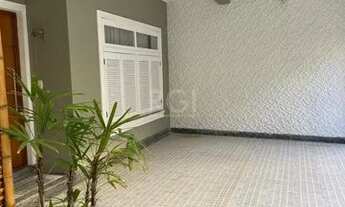 Imagem 4: Belíssima casa no Ecoville, com 3 dormitórios sendo uma ampla suíte com closet e banheira