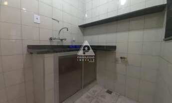 Imagem 6: Quarto e sala em rua cobiçada na quadra da praia!