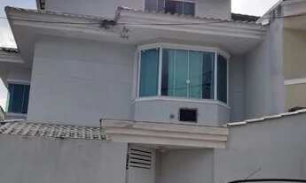 Imagem: Casa de 3 suítes com vista para natureza