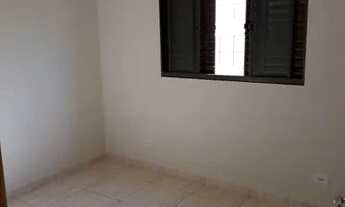 Imagem 3: Casa Próximo UFMS. de 1 quartos e etc com armário de cozinha, fogão e garagem