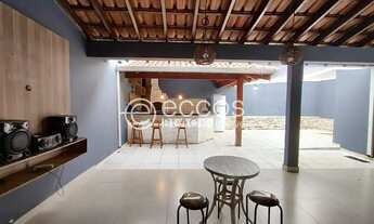 Imagem 2: Casa para aluguel, 3 quartos, 2 suítes, 5 vagas, Vigilato Pereira - Uberlândia/MG