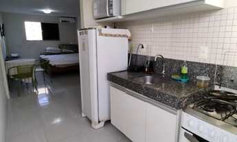 Imagem 3: Kitnet em Ponta Negra, quarto, cozinha e Banheiro