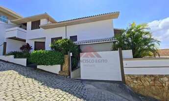 Imagem: Casa com 3 quartos e energia solar para