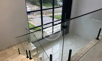 Imagem 3: REF: OFFICE2700 Casa no Condomínio do Lago, sendo 3 suítes, com 345m², Goiânia-GO codigo