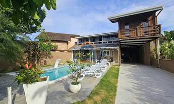 Imagem: Sobrado na quadra do mar Balneário Atami