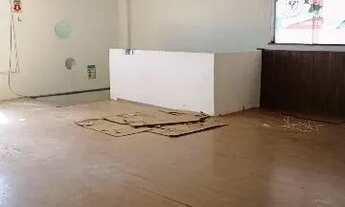 Imagem 2: Sala com 200 m² em Vilas do Atlântico, localização privilegiada