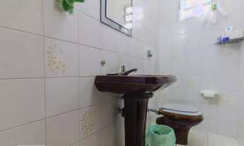 Imagem 2: Casa à venda com 210m², 3 quartos e 4 vagas