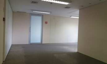 Imagem 2: 560 m², 20 vagas ao lado da Estação V. Olímpia