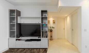 Imagem 4: Apartamento de 75m² à Venda - 2 Dormitórios, 1 Suíte com Closet, Varanda, Sala Ampla, 2 Va